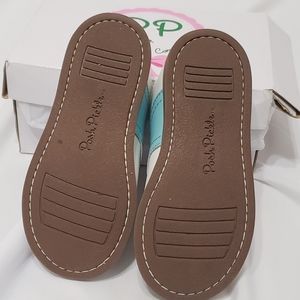 Girls shoes